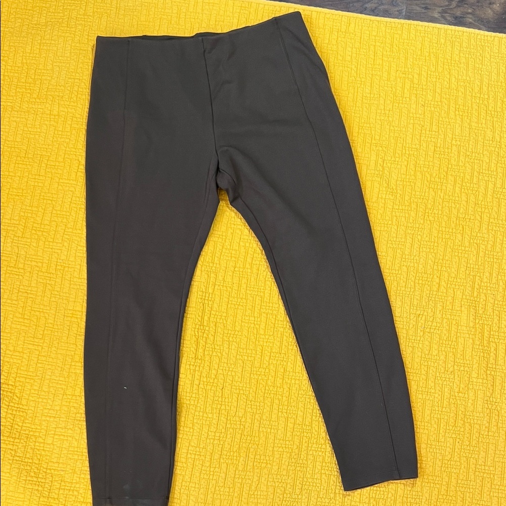 T Tahari dark chocolate  double knit  slacks